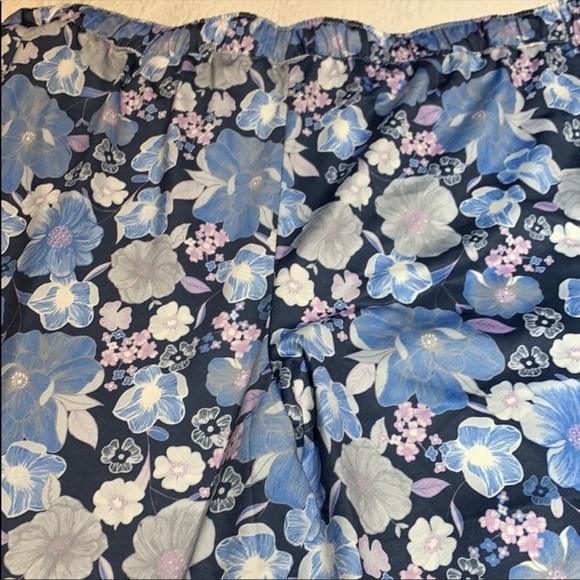 Silky floral pajama bottoms. Large - Picture 5 of 7